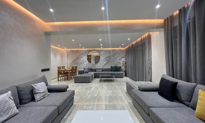 Malabata Apartment | Luxury 3 bedroom panoramic views in Hotspot with Fibre Optic Wifi and Netflix
