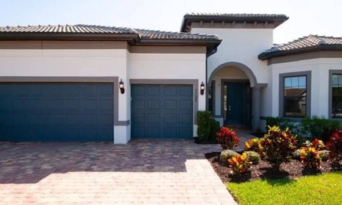 Rural Estates House | Luxury 3 Bedroom Retreat w/ Pool Near Naples Beaches. Family-Friendly Community.
