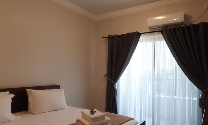 Mombasa Apartment | Luxury 3 Bedroom Serviced Apt in Prime Locale