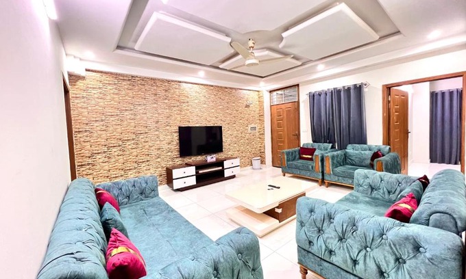 E-11 Sector Apartment | Luxury 3 Bedrooms Apartment Lounge+Kitchen Air-conditioning and WiFi E11 Islamabad