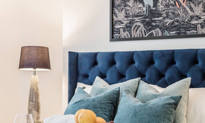 Kensington Apartment | Luxury 3 beds Kensington home with garden