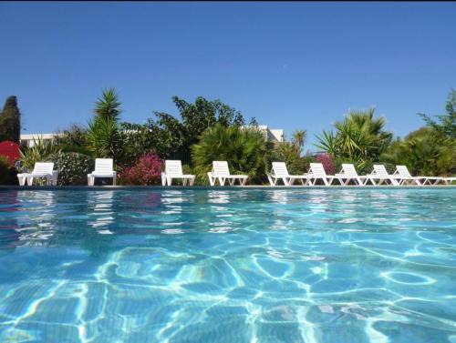 Mandelieu-La-Napoule Apartment | Luxury 3 pièce Garden Apartment in Cannes Marina