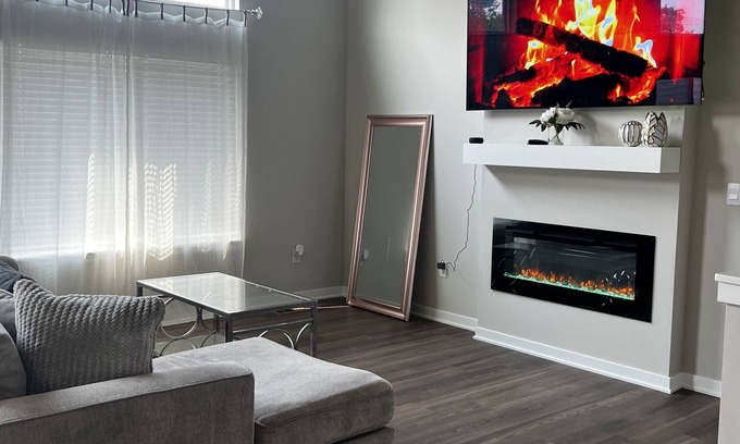 West Des Moines House | Luxury 3bed,3bath townhome