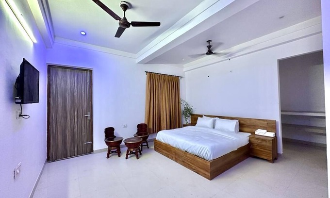 Gurugram Apartment | Luxury 3BHK entire house with no restrictions