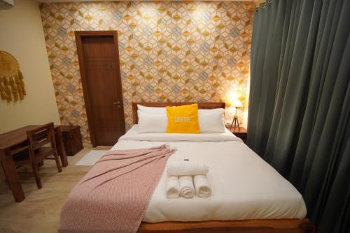 DLF Phase 5 Apartment | Luxury 3BHK Service Apartment -Golf Course Road, Gurgaon