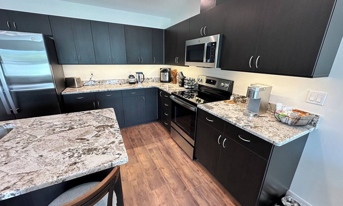 Joseph House | Luxury 3BR Townhome - Walk anywhere in Joseph! (E)