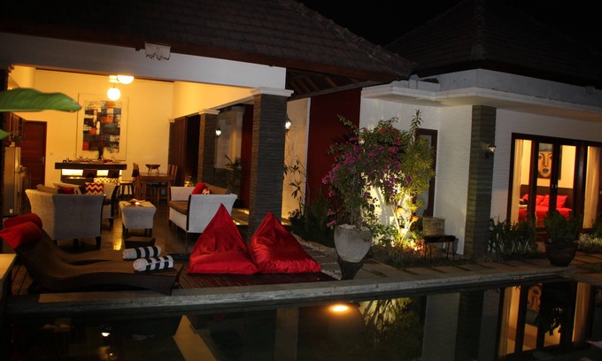 Nakula Villa | Luxury 3BR villa close to Double Six beach
