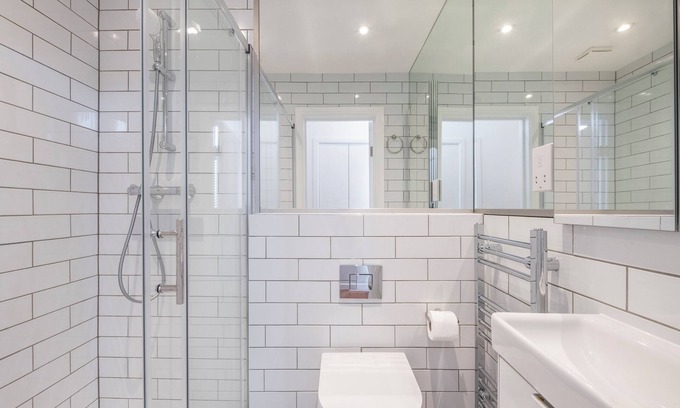 Elephant and Castle Apartment | Luxury 4 Bedroom 2 Bathroom, London Eye, Westminster, Borough Market