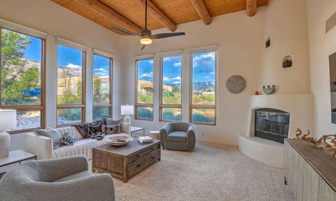 North Albuquerque Acres House | Luxury 4 Bedroom 3 Bath House in NAA
