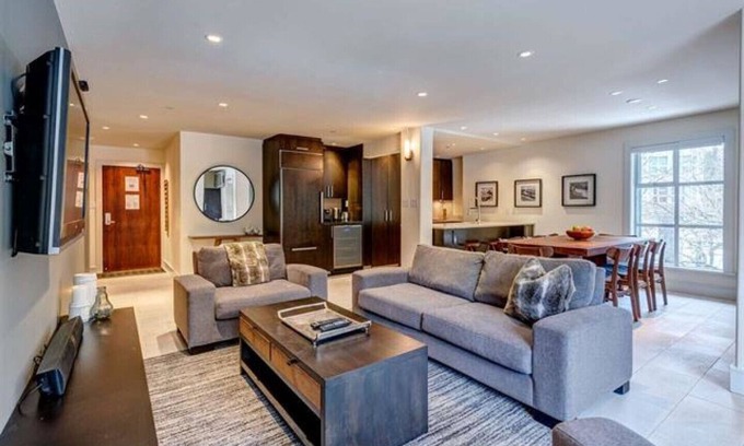 Blackcomb Condo | Luxury 4 Bedroom ski in/ski out condo at mountain base