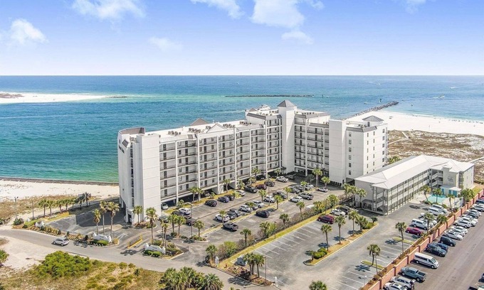 Orange Beach Condo | Luxury 4BD/4.5BA Beachfront Condo with Panoramic Views!