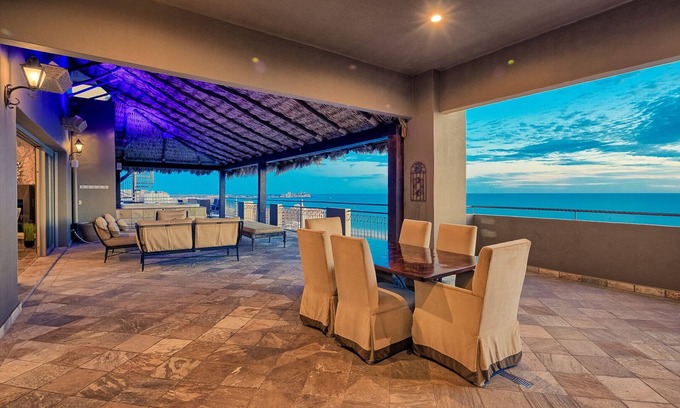 Puerto Penasco Condo | Luxury 4Bd Penthouse, Ocean VIEWS, 2 king suites, pvt jacuzzi, beachfront resort
