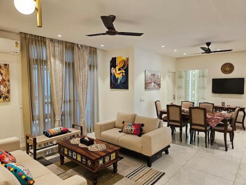 Greater Noida Apartment | Luxury 4BHK in Greater Noida - 5 Min to India Expo