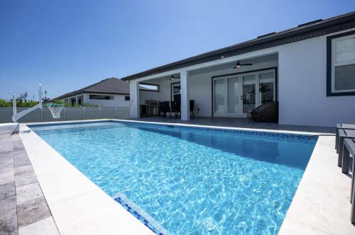 Burnt Store House | Luxury 4BR Entertainment house with Heated Pool