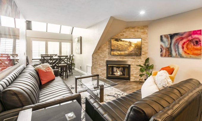 North Park City Condo | Luxury 4Br True Ski in Ski Out @5 lifts Pool/Spas/Gym/WD/FP/Parking Near Main!