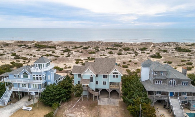 Farrow Shores House | Luxury 5 bedroom/5 bath oceanfront with pool
