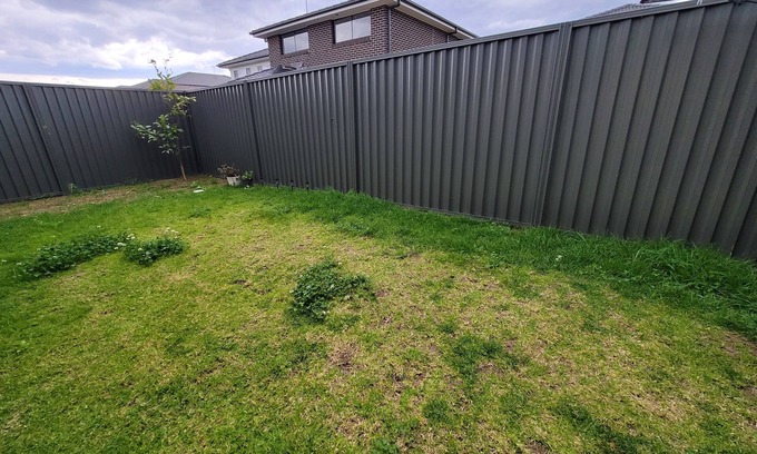 Schofields House | Luxury 5 Bedrooms Schofields Home- 5-10mins to Station and shops,Cafes