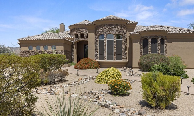 Central Scottsdale Villa | Luxury 5200sf/1 acre Desert Villa w pool/spa/mountain views