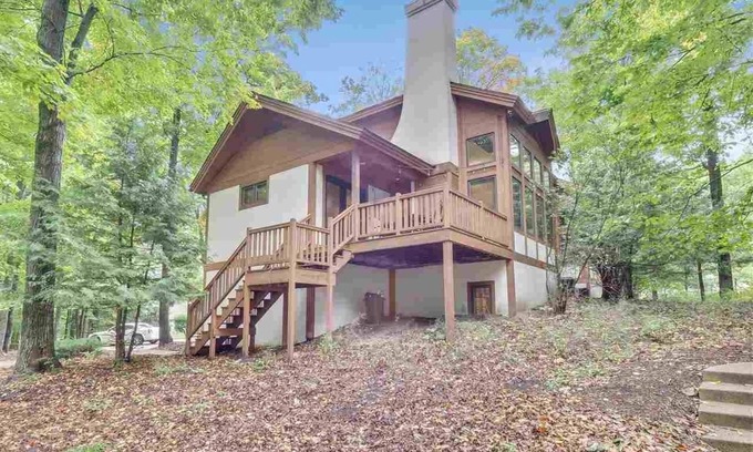 Boyne Falls Condo | Luxury 5bd/5bth Condo, Walk to the Boyne Ski Lifts and Lodge!