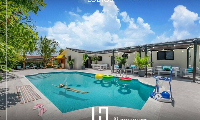 University Park House | Luxury 5BR Getaway w/Pool, Games & BBQ Fun