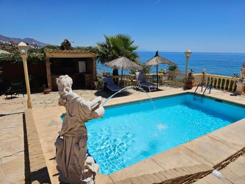 El Faro Villa | Luxury 5BR Villa Andalucía, Private Pool, Gardens & Stunning Sea Views
