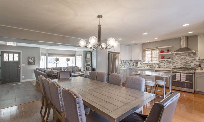 North Park City House | Luxury 6 Bedroom Old Town Park City Home w Brand New Arcade Room Sleeps 16!
