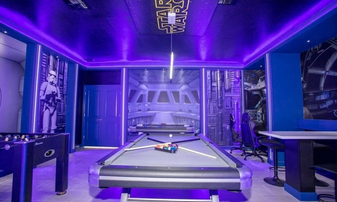 Kissimmee House | Luxury 6BD Home with Game Room, Cinema & Pool
