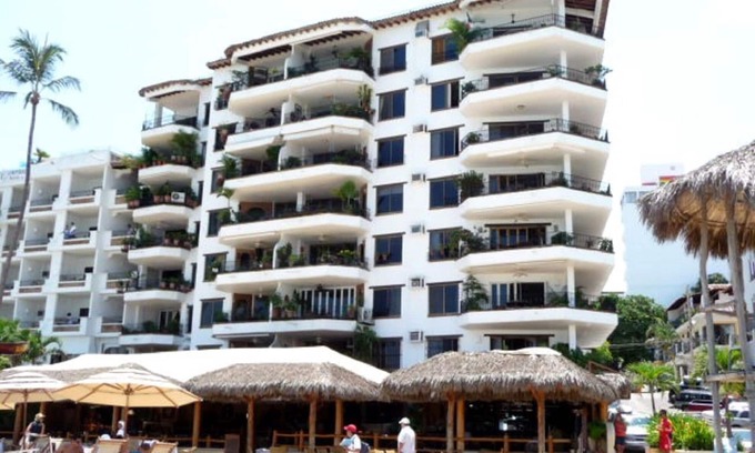 Romantic Zone Condo | Luxury 6th Floor Studio Condo in La Palapa on Los Muertos Beach - Renovated 2019