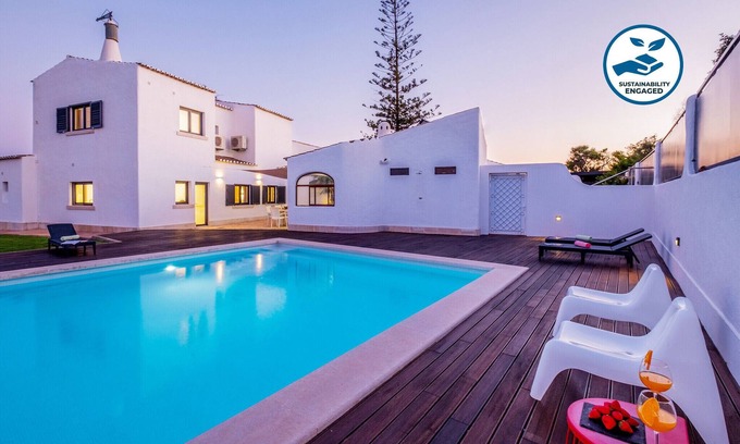 Lagoa e Carvoeiro Villa | Luxury 8BR w/Heatable Pool, Sea View & BBQ