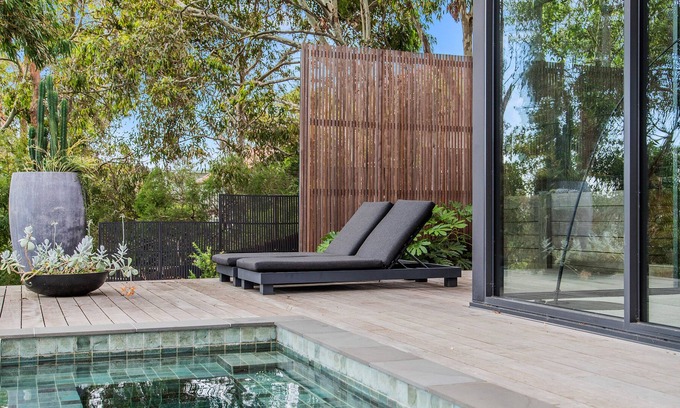 Mount Eliza House | Luxury accommodation, stroll to beach, private yard overlooking bushland