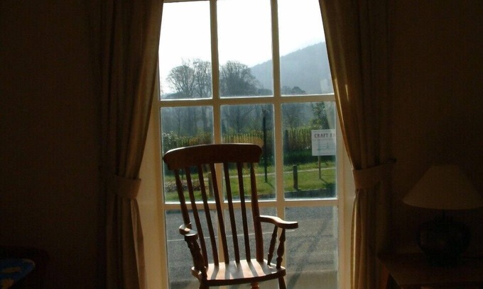 Bryansford Cottage | Luxury accommodation in an Area of Outstanding Natural Beauty * FREE WIFI*