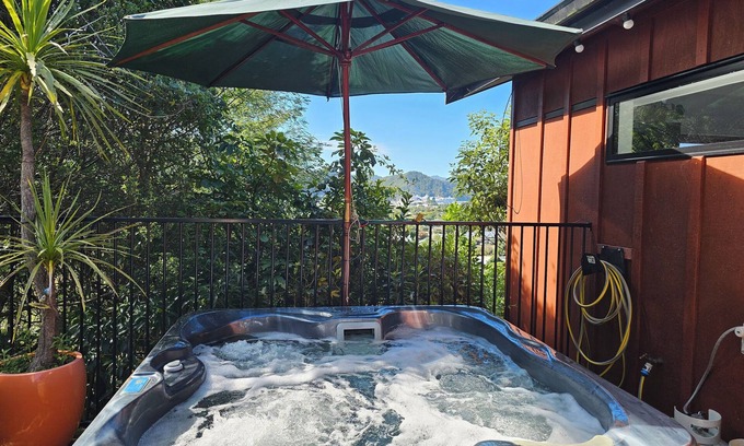 Picton Cottage | Luxury Accommodation in Nature! Pet-Friendly