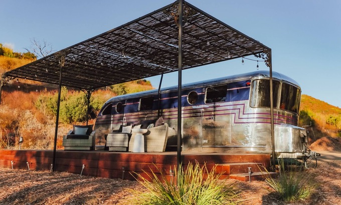 Malibu RV Rental | Luxury Airstream in Malibu - Queen Bee at Free2Bee