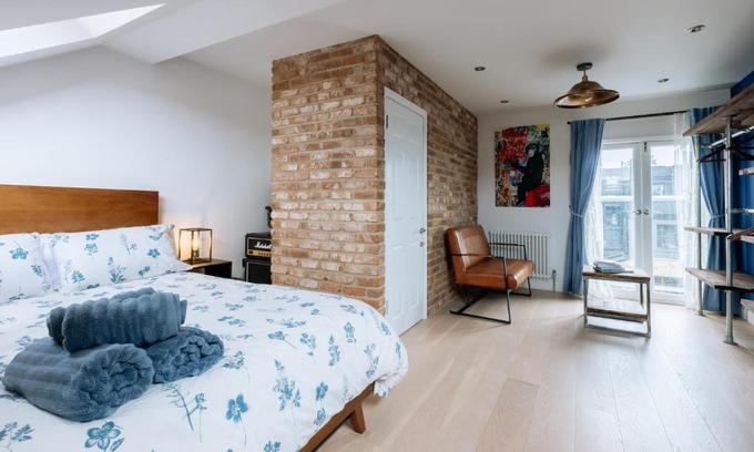 Kilburn House | Luxury and Bright bedrooms in Queens Park