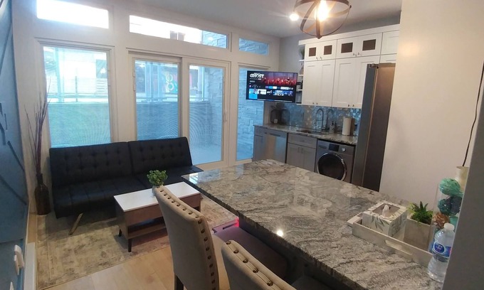 Windsor Apartment | Luxury and Cozy Downtown Windsor Suite