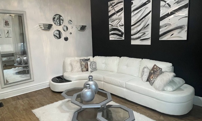 Spring Grove Village House | Luxury and Lavish Entire Home n