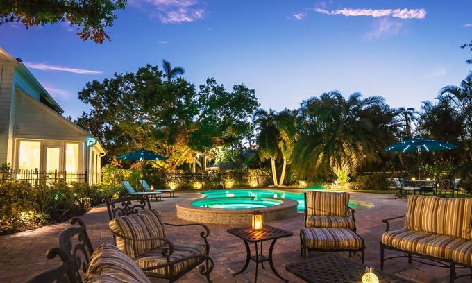 Fort Myers Villa | Luxury and Magical 4bd Villa w/ Pool and Spa! Min 30 Days