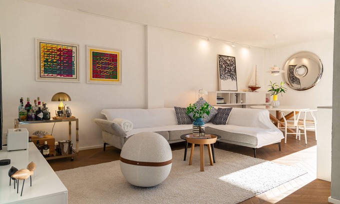 Koper Apartment | Luxury and modern designed holiday apartment by the beach, in the city center.
