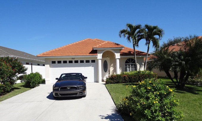 Naples Park Villa | Luxury and the beach