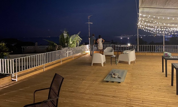 Cannizzaro Apartment | Luxury apartment 100m from the sea for 2-4 people. Quadrifoglio 1