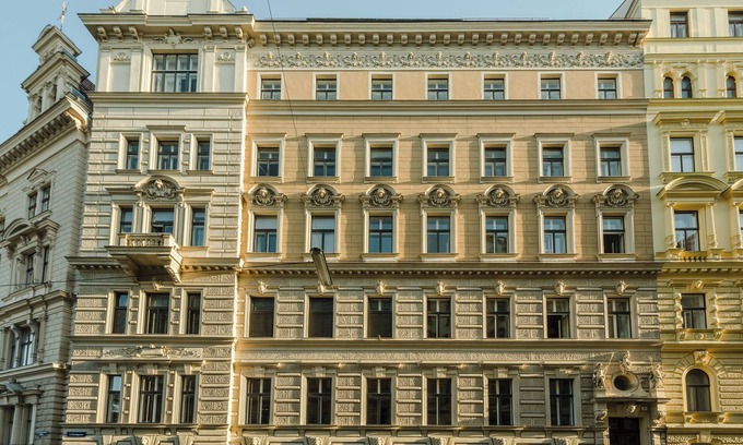 Alservorstadt Apartment | luxury apartment at the Vienna Votiv Church with an idyllic garden viewn