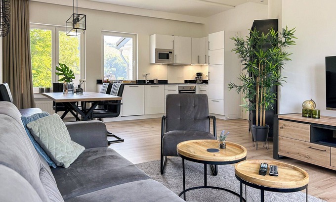 Zueschen Apartment | Luxury apartment, breathtaking views, close to Winterberg