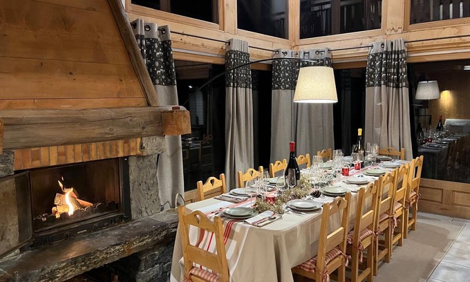 Les Prodains Apartment | Luxury Apartment for 15 with Spa, Sauna, Near Ski Lifts in Morzine