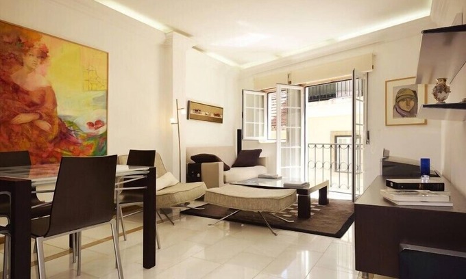 Sacramento Apartment | Luxury apartment in Chiado, the most vibrant Lisbon neighbourhood - Free parking