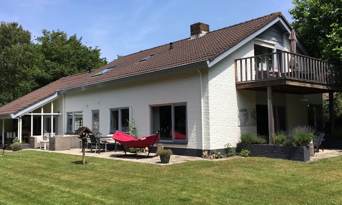 Oostkapelle Apartment | Luxury apartment in the most beautiful location of Oostkapelle!