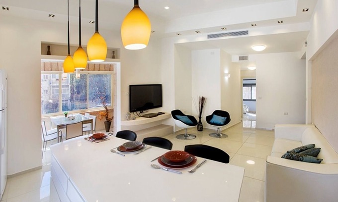 Emek Refaim Apartment | Luxury apartment in the heart of the German colony