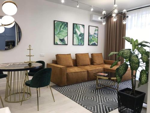 Shevchenkivs'kyi District Apartment | *Luxury apartment in the city center*