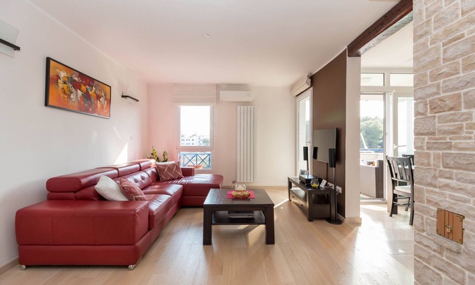 Veruda Apartment | Luxury apartment is perfectly located for families and young people near beachs!