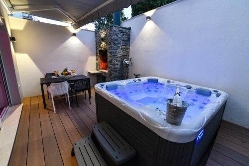 Sinj Apartment | Luxury Apartment Knezovic