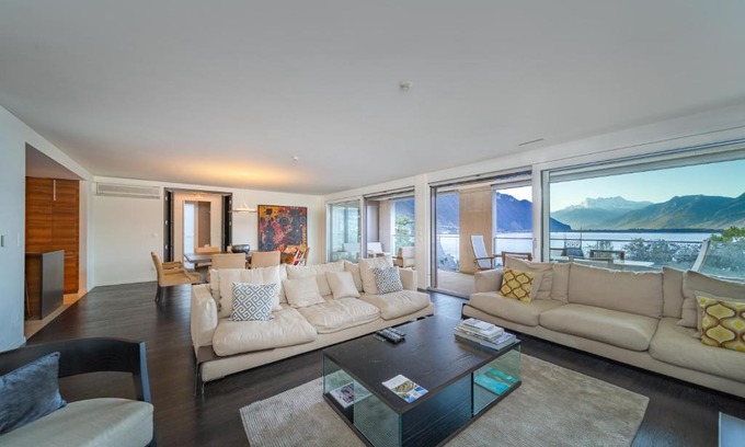 Montreux City Centre Apartment | Luxury Apartment Lake View & Center of Montreux by GuestLee